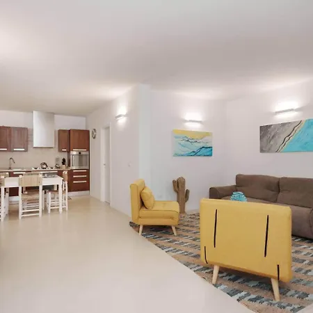 White House - Con Jacuzzi E Posto Auto Οτράντο