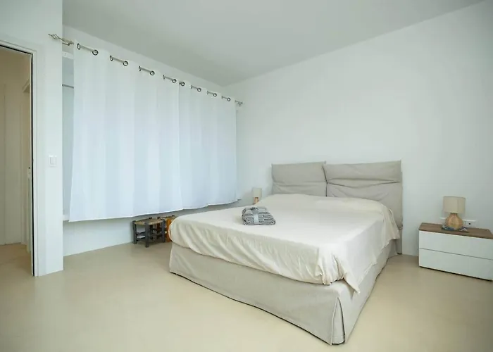 White House - Con Jacuzzi E Posto Auto Βίλα Οτράντο