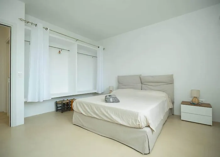 White House - Con Jacuzzi E Posto Auto Βίλα